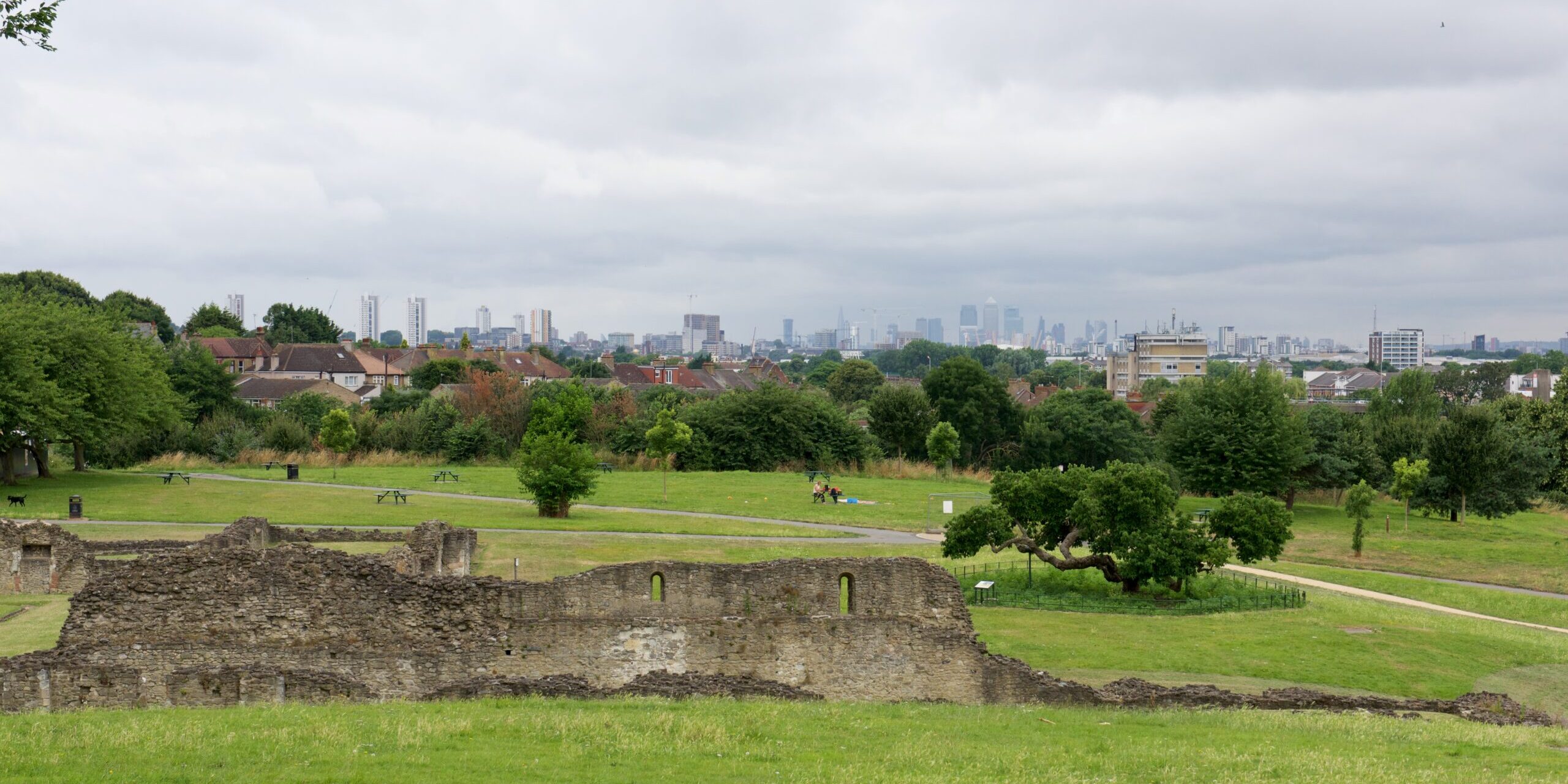 Lesnes ruins and city of London